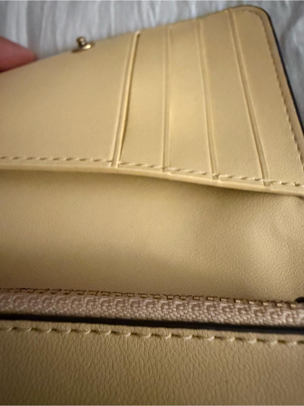 Essential Slim Card Case - Picture 6 of 8